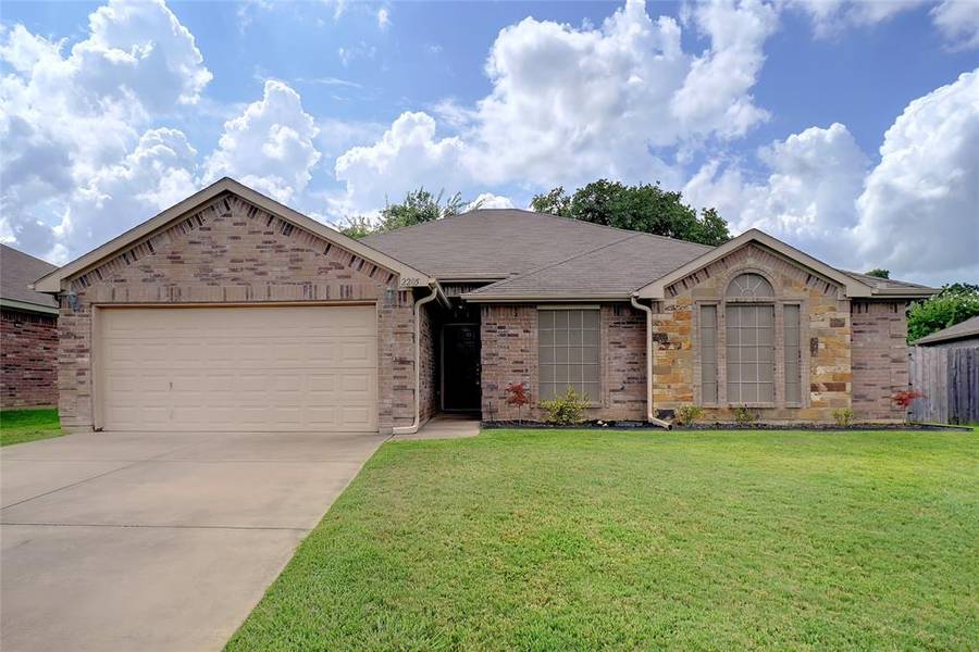 2205 Turtle Cove Drive, Mansfield, TX 76063