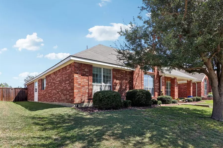 2707 Pennington Drive, Sachse, TX 75048