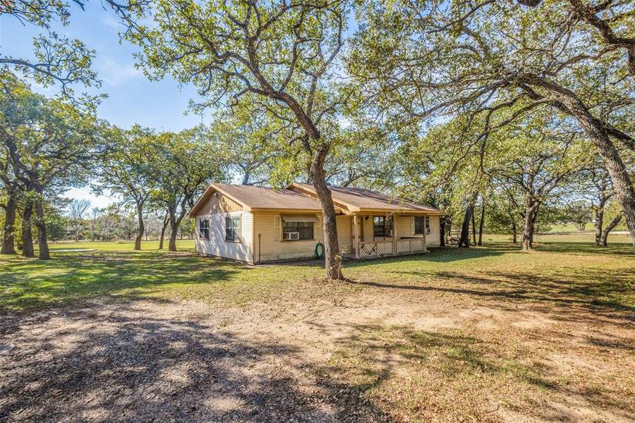 494 County Road 297, Gainesville, TX 76240