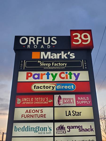 39 Orfus RD #B2, Toronto W04, ON M6A 1L7