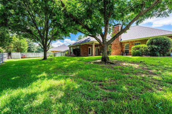 Athens, TX 75751,916 Van Winkle Circle