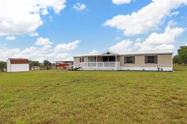 Joshua, TX 76058,4008 County Rd 913A