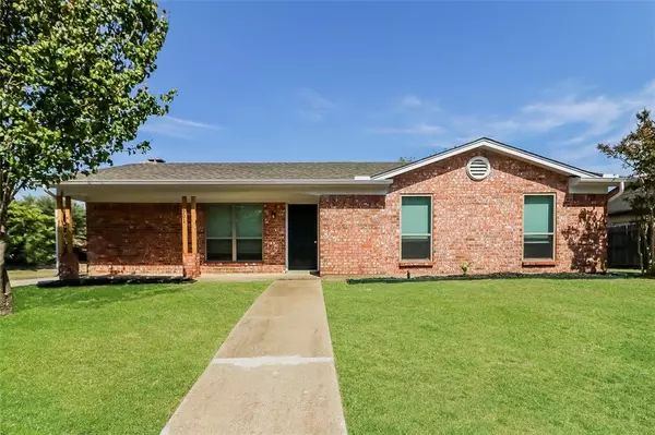 901 Wembley Road, Arlington, TX 76014