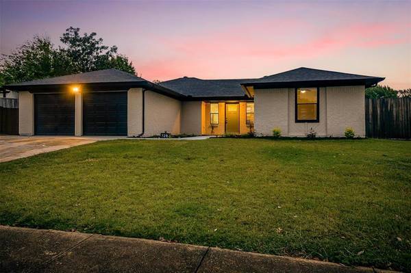 228 Haywood Drive, Benbrook, TX 76126