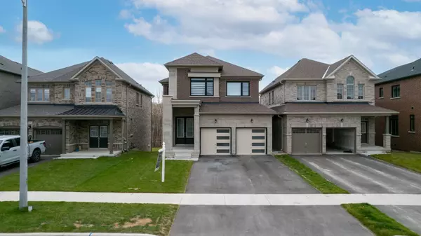 210 Ferragine CRES, Bradford West Gwillimbury, ON L3Z 4B4