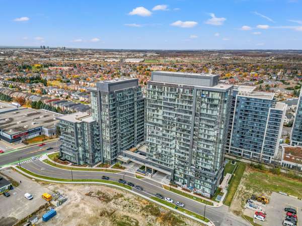 10 Gatineau DR #714, Vaughan, ON L4J 0L2