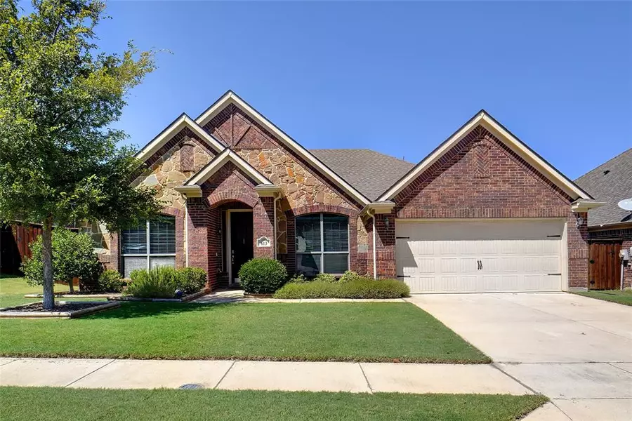 613 Newchester Drive, Roanoke, TX 76262