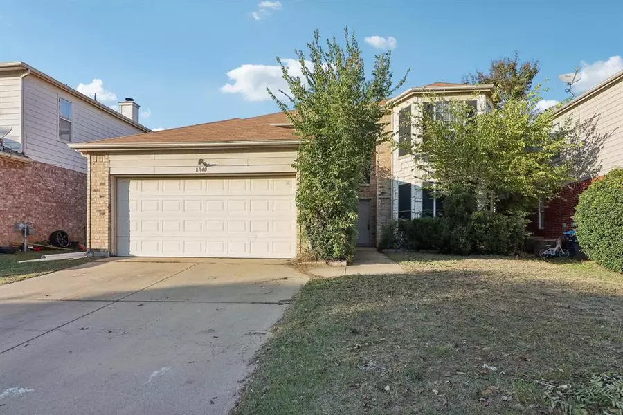 8040 Southern Pine Way, Fort Worth, TX 76123