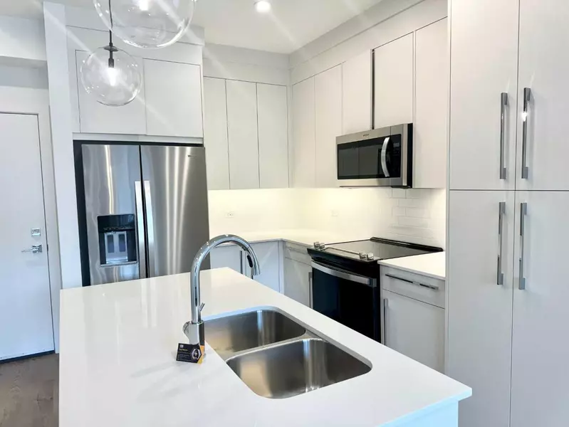 395 Skyview Pkwy Northeast #2220, Calgary, AB T3N 2K1