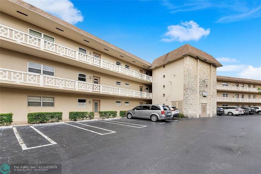 5001 NW 34th St  #205, Lauderdale Lakes, FL 33319