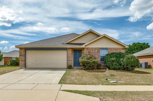 1521 Castle Ridge Road, Fort Worth, TX 76140