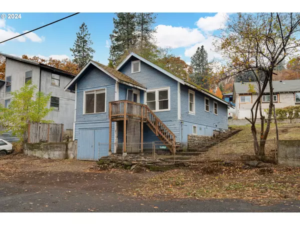 Klickitat, WA 98628,121 GARRETT AVE