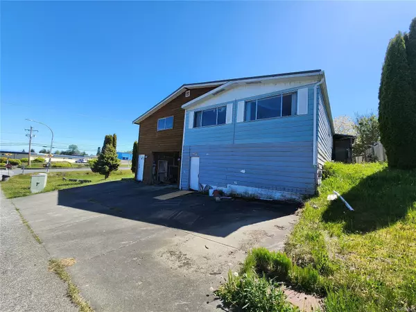 2293 PIONEER HILL Dr, Port Mcneill, BC V0N 2R0