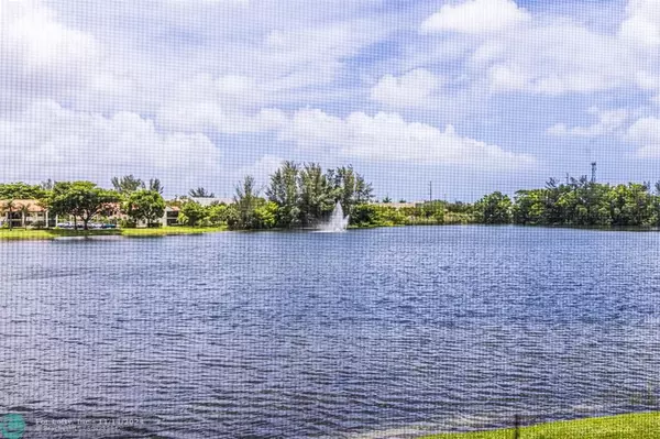 Deerfield Beach, FL 33442,310 Lincoln Court  #310