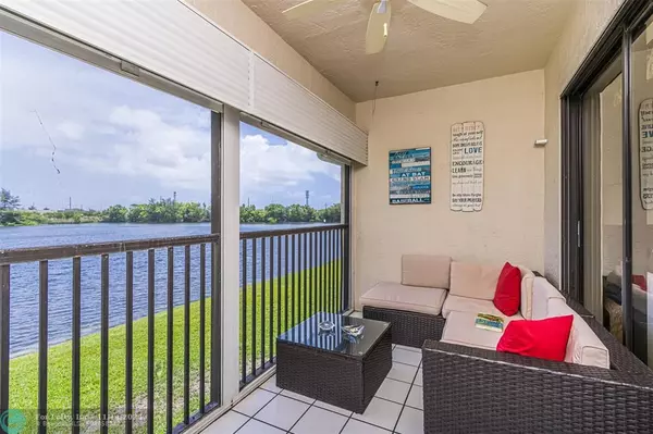 Deerfield Beach, FL 33442,310 Lincoln Court  #310