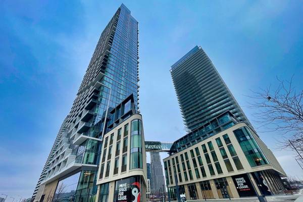 1000 Portage Pkwy #3306, Vaughan, ON L4K 0L1