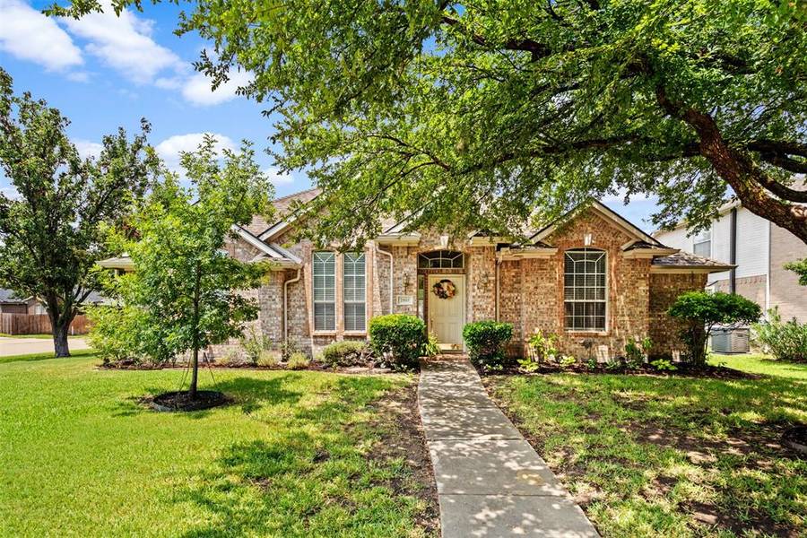 2801 Country Glen Lane, Keller, TX 76248