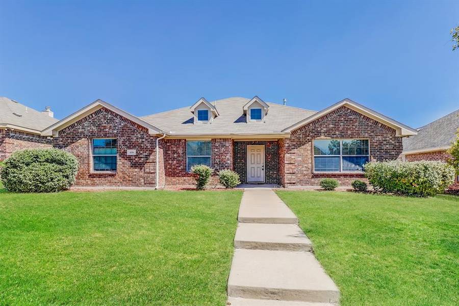 606 Mary Wilson Drive, Lancaster, TX 75146