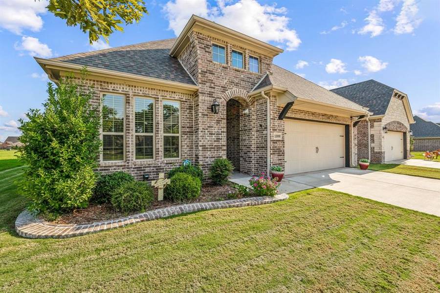 1309 Highland Park Circle, Granbury, TX 76048