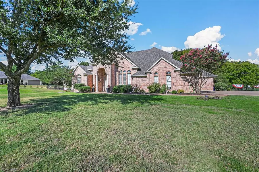 144 Hillside Drive E, Burleson, TX 76028