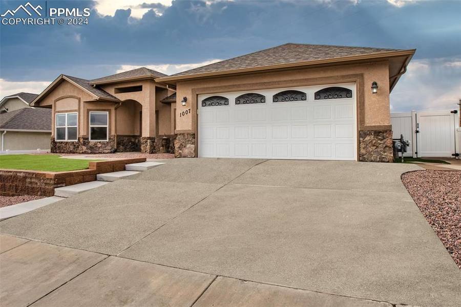 1007 Clyde DR, Florence, CO 81226