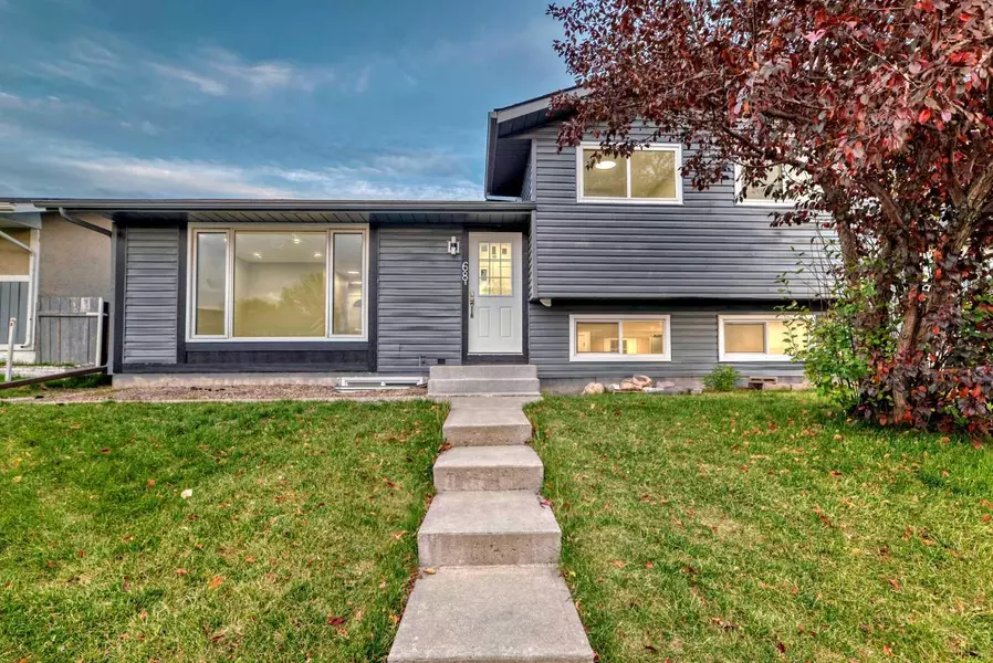 68 Pensville RD SE, Calgary, AB T2A 4K5