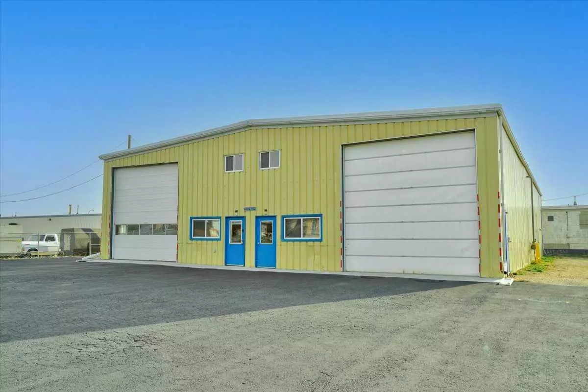 Grande Prairie, AB T8V 4M5,9113 111 ST