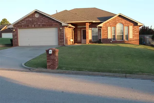 714 Crosswind Drive, Purcell, OK 73080