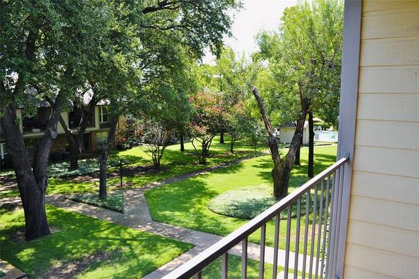 2535 Wedglea Drive #221,  Dallas,  TX 75211