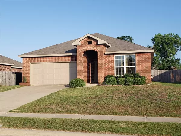 416 San Lucas Drive, Crowley, TX 76036