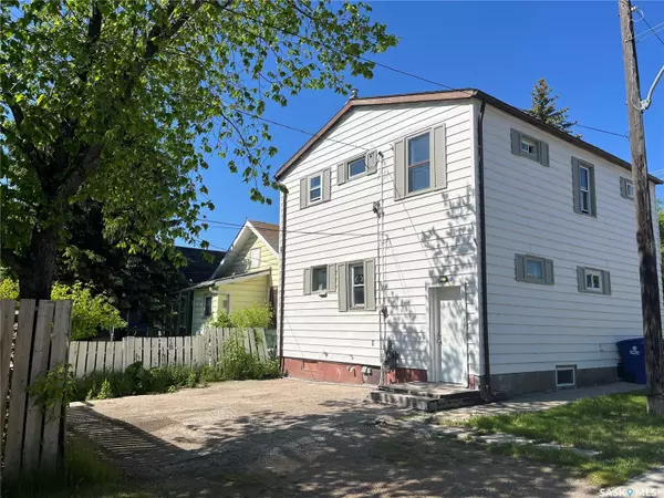 202 L AVENUE S, Saskatoon, SK S7M 2H3