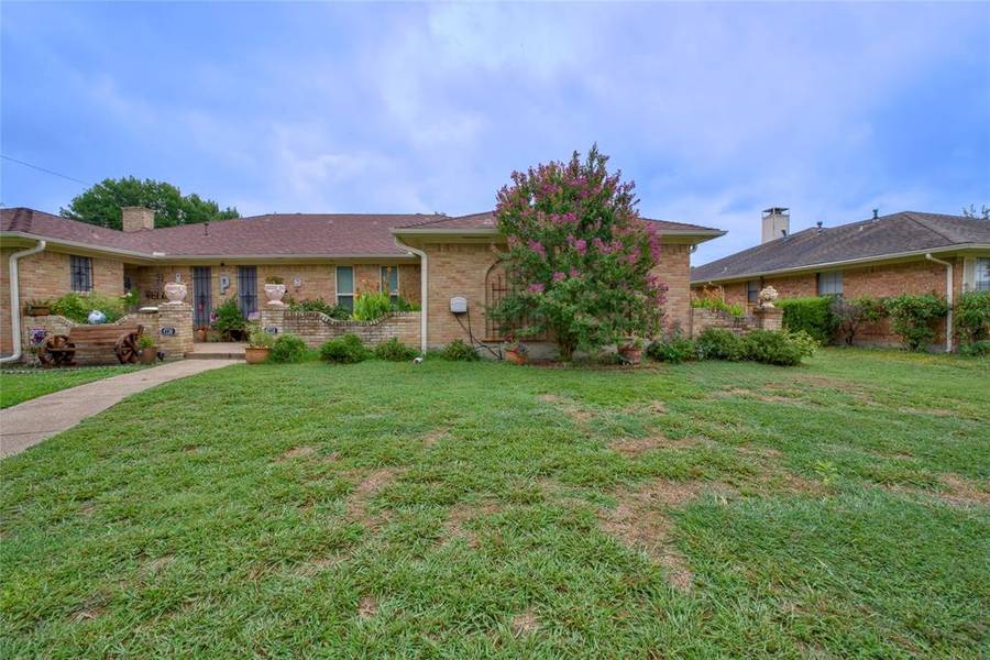 4728 Berridge Lane, Dallas, TX 75227