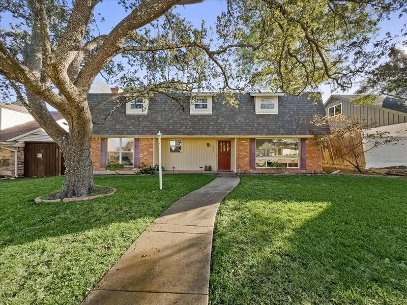 1427 Stagecoach Drive, Richardson, TX 75080