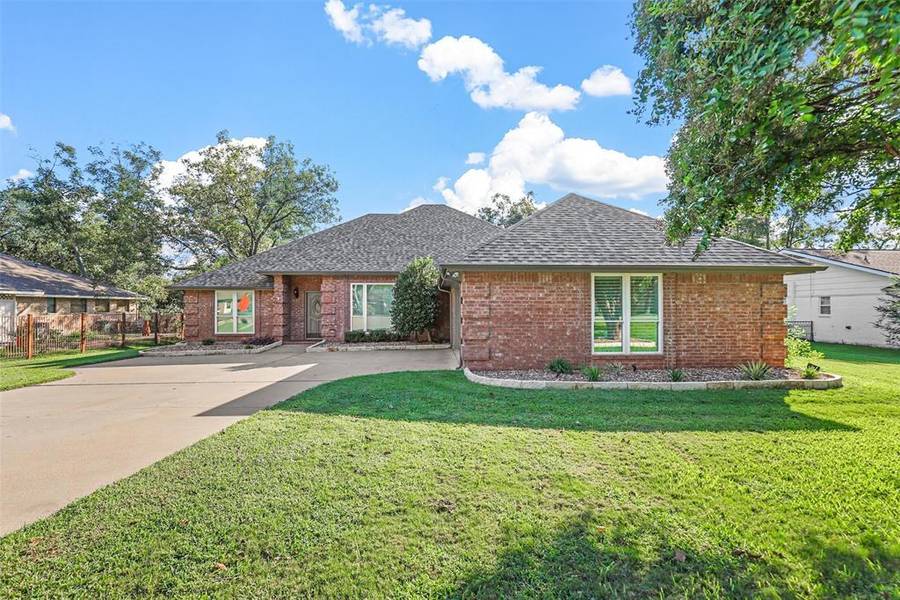 5215 Wedgefield Road, Granbury, TX 76049