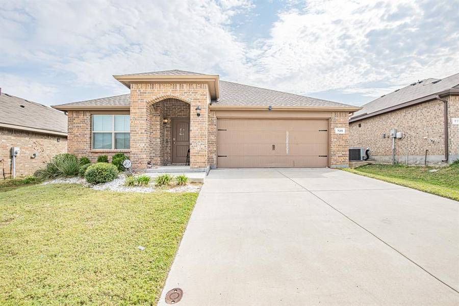 725 Mud Lake Trail, Fort Worth, TX 76120