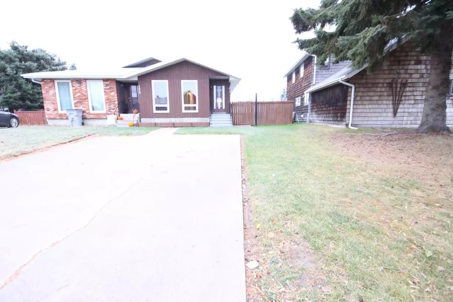 1617 4 AVE, Wainwright, AB T9W 1J3