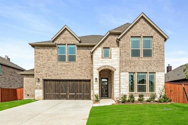 1013 Summer Grove Drive, Midlothian, TX 76065