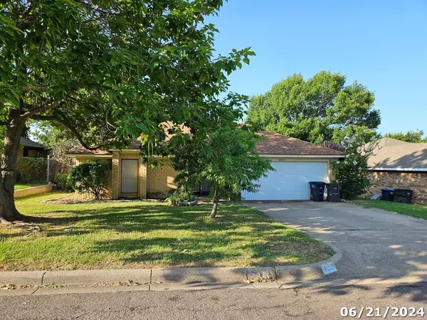 6521 Basswood Drive, Fort Worth, TX 76135