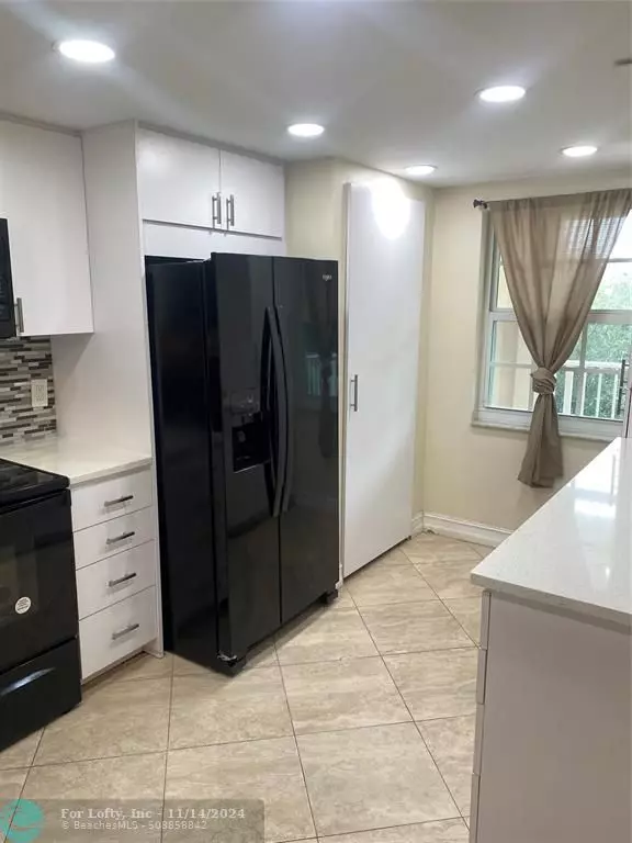 Pompano Beach, FL 33069,3499 Oaks Way  #304