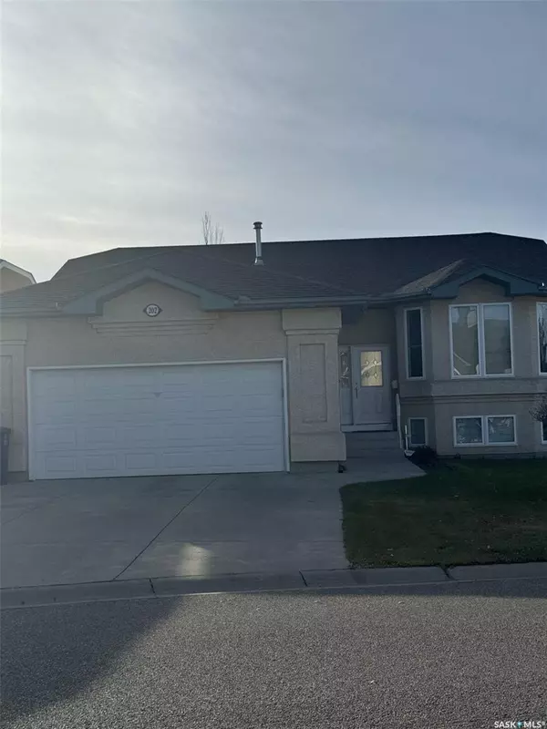 202 Lashyn COVE, Saskatoon, SK S7N 2S2