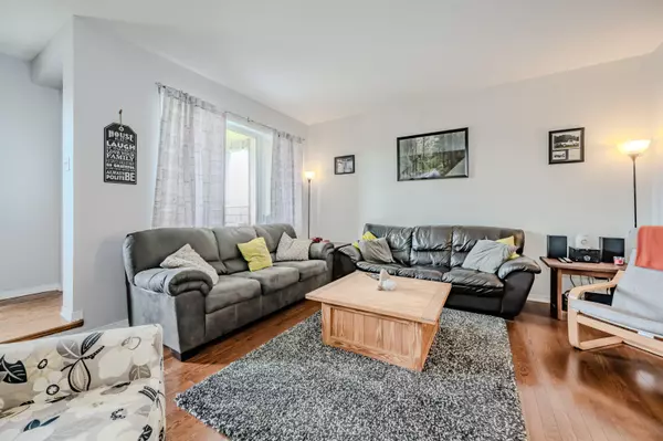 Oakville, ON L6H 0E5,47 Glenashton DR #4