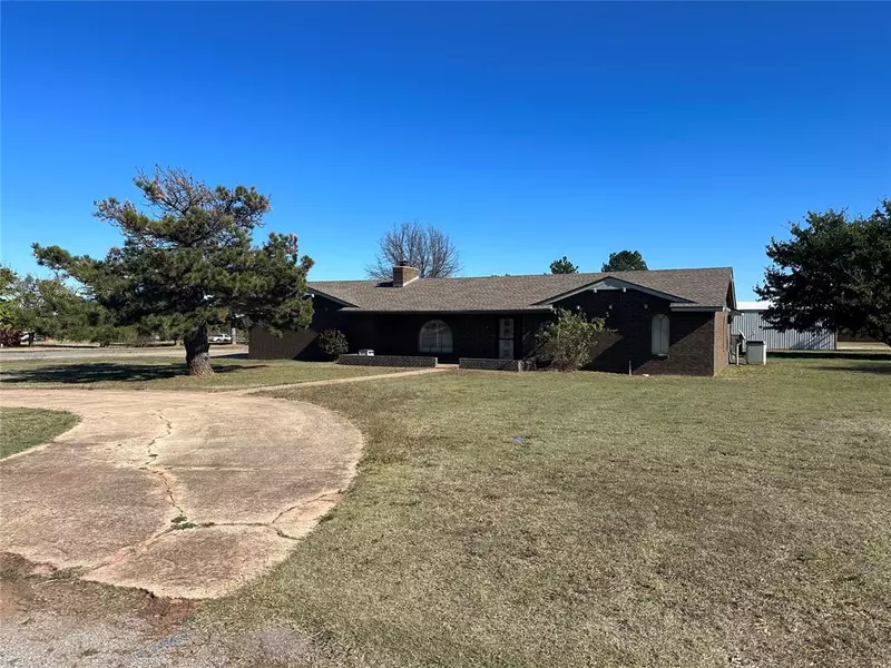 1410 N Connally Street, Sayre, OK 73662