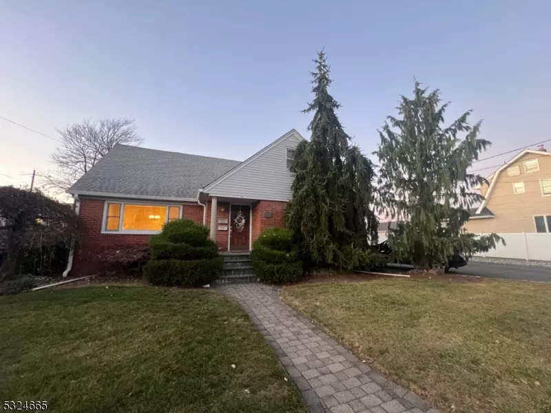 21 Elizabeth Pl, Totowa Boro, NJ 07512