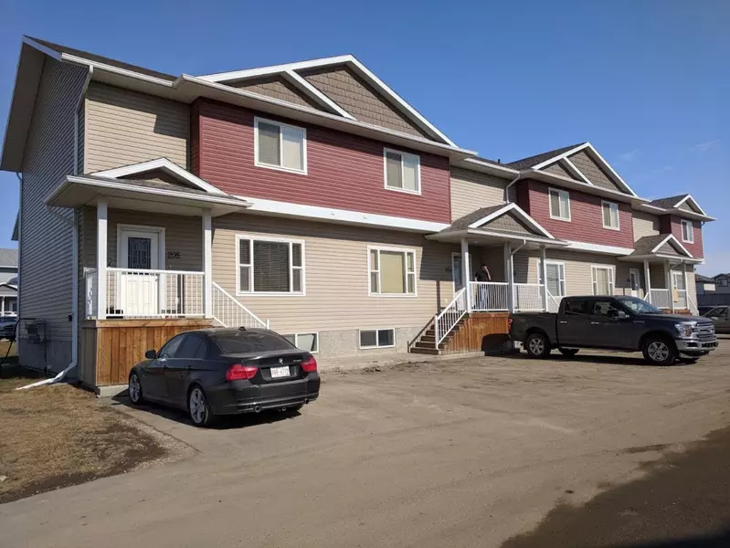 9201 92A ST, Grande Prairie, AB T8V 4G3