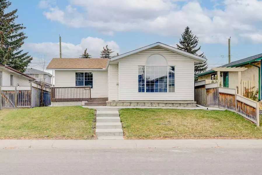 1435 42 ST Northeast, Calgary, AB T2A 3L3