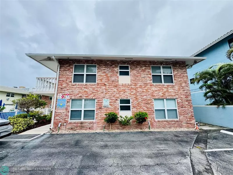 3216 NE 13th St  #4, Pompano Beach, FL 33062