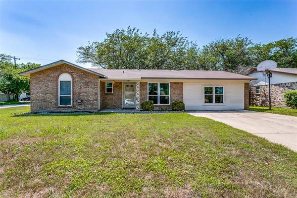 6051 Lalagray Lane, Watauga, TX 76148