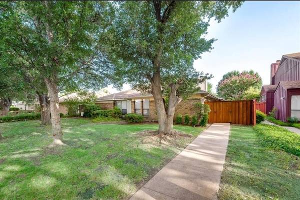 3046 Modella Avenue, Dallas, TX 75229