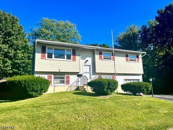 3 Kory Rd, Newton Town, NJ 07860