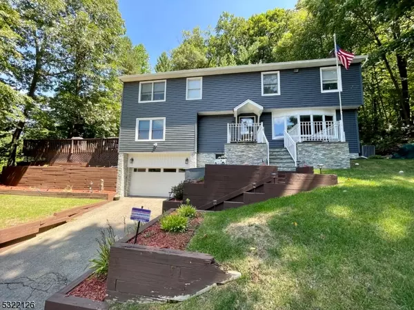 5 Wesley St, Riverdale Boro, NJ 07457